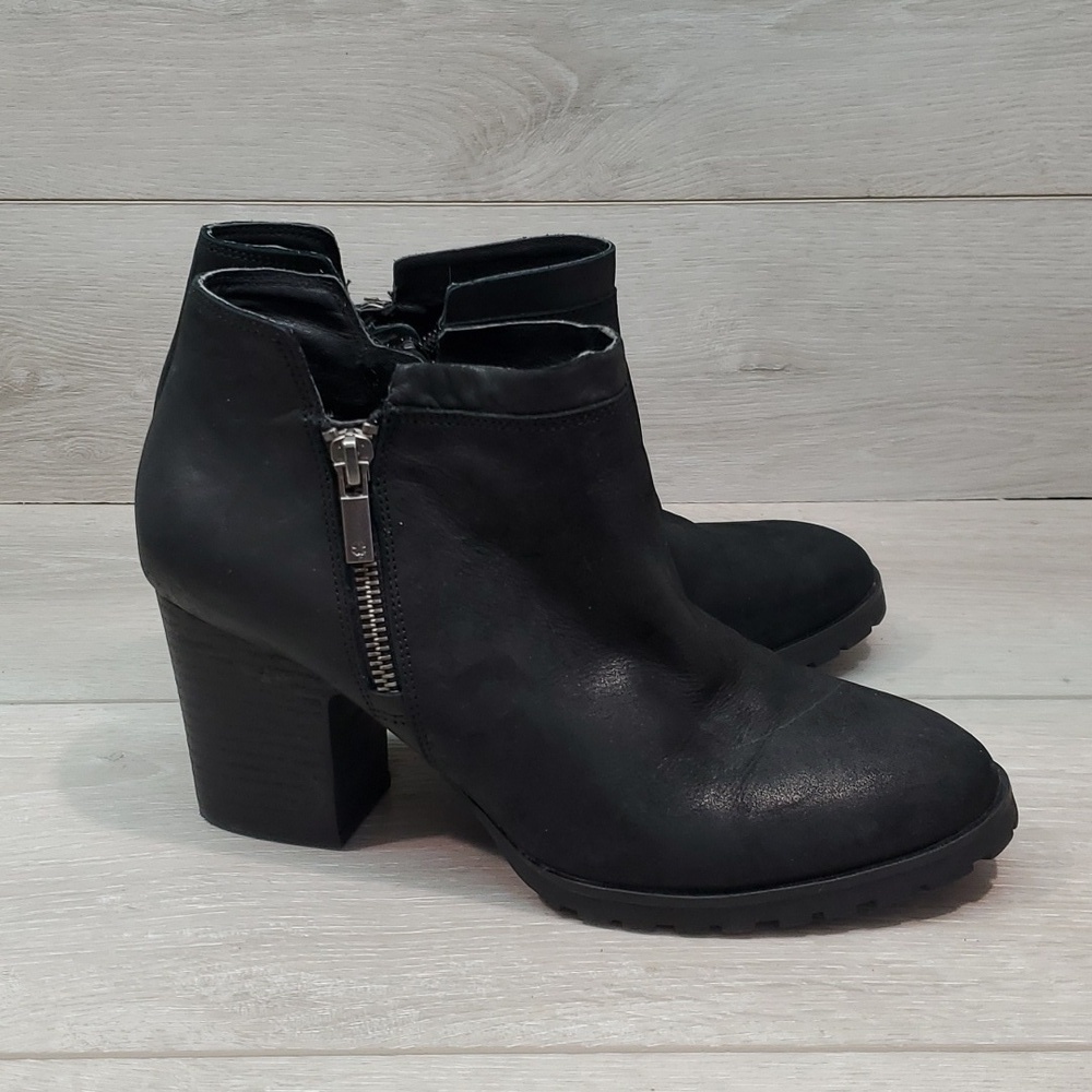 Lucky Brand Women Noryn Leather Tractor Chunky Platform boots Side zips shoes 8M